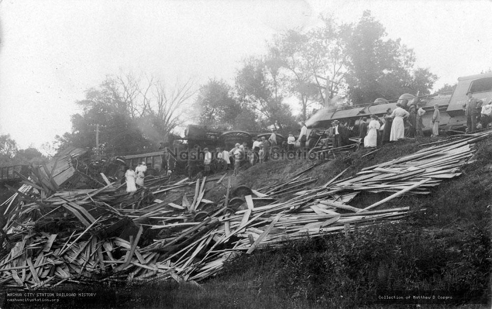 Postcard: Boston & Maine Railroad wreck at South Berwick